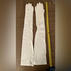 Elegant Long White cotillion/wedding Gloves